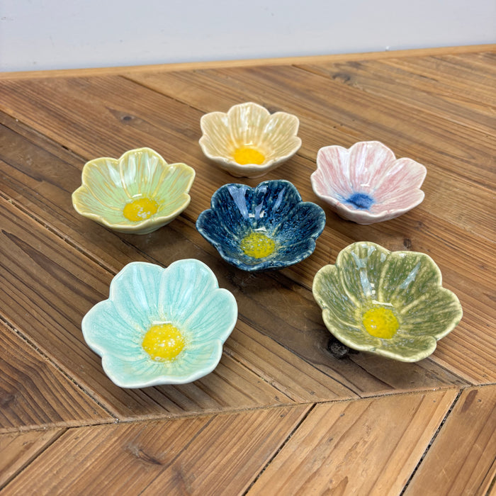 Flower Shaped Dish - 6 Colors