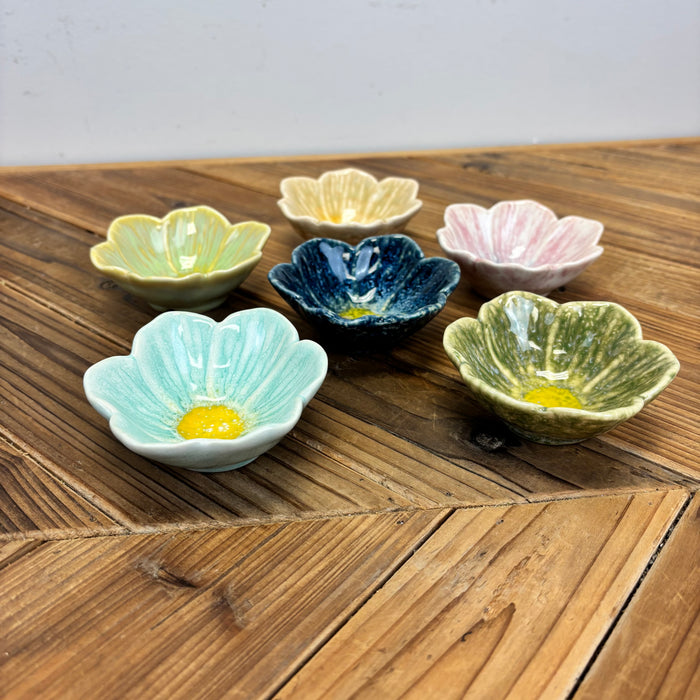 Flower Shaped Dish - 6 Colors