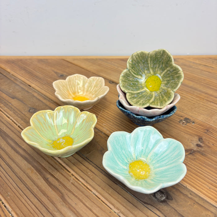 Flower Shaped Dish - 6 Colors