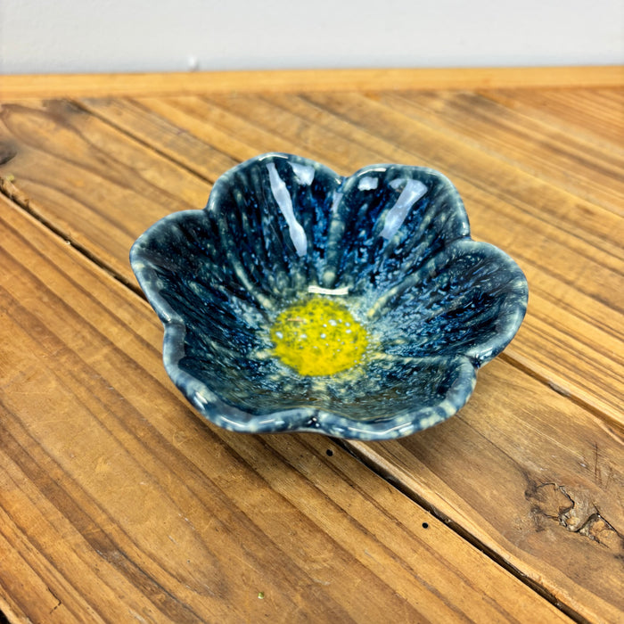 Flower Shaped Dish - 6 Colors