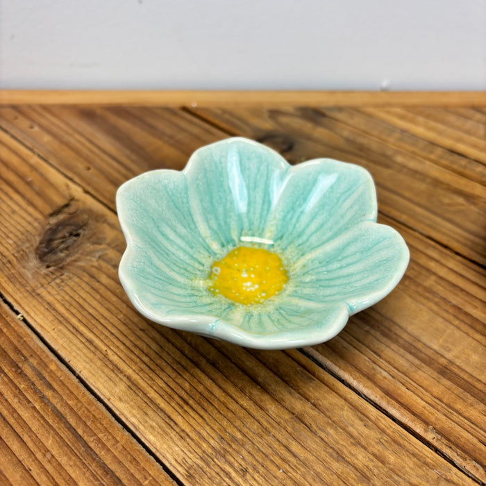 Flower Shaped Dish - 6 Colors