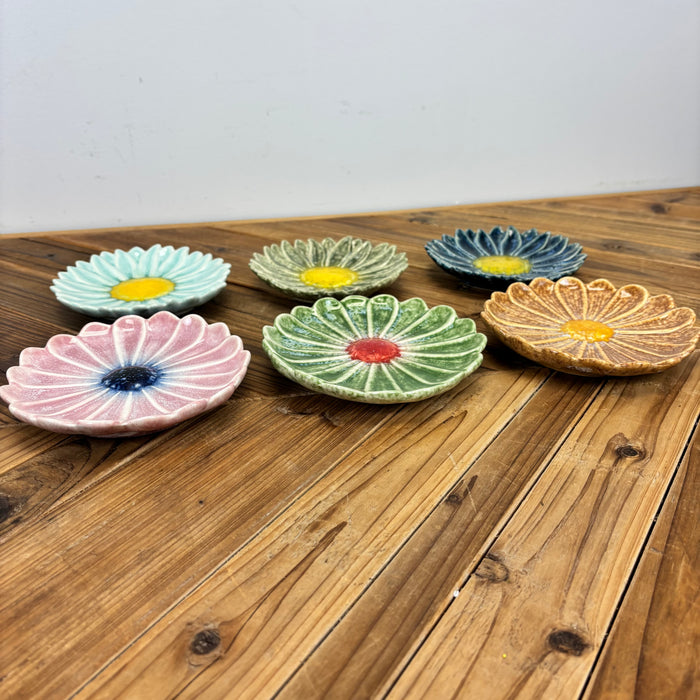 Flower Shaped Plate - 6 Colors