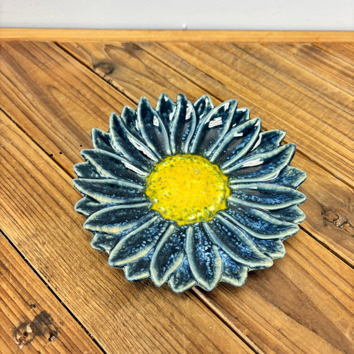 Flower Shaped Plate - 6 Colors