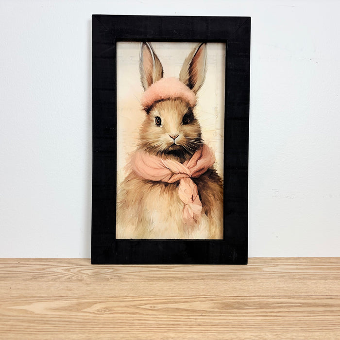 Claire - Black Frame