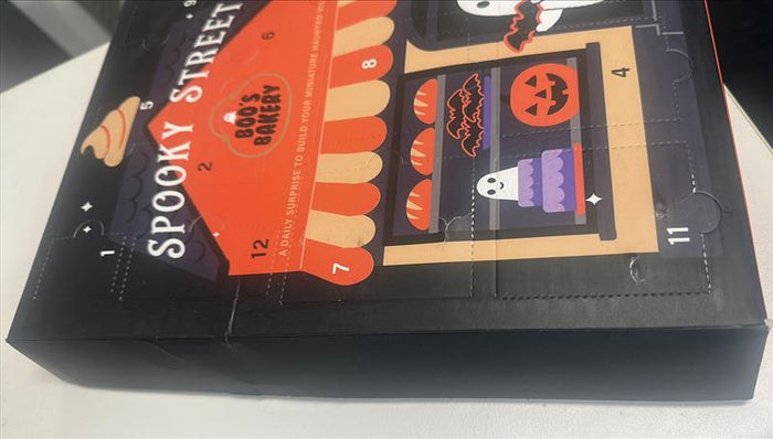 Spooky Street 12-day Halloween | ADVENT CALENDAR (DAMAGED)**