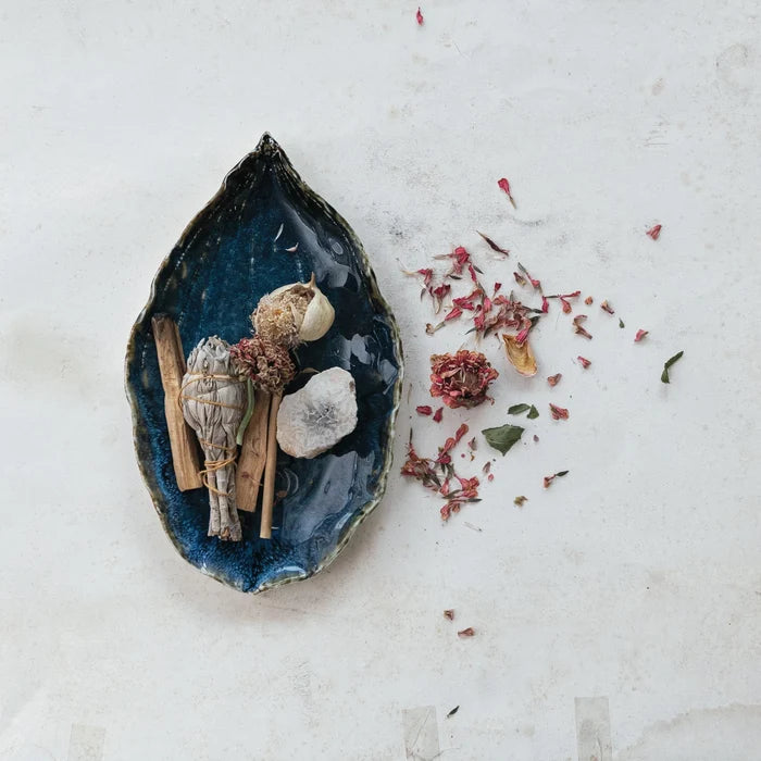 Stoneware Leaf Shaped Plate